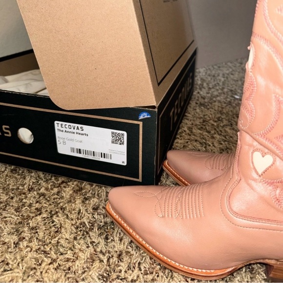 Tecovas The Annie's Rose Gold Hearts - Picture 5 of 6